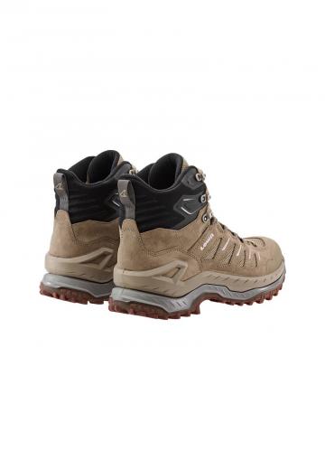 Походные ботинки