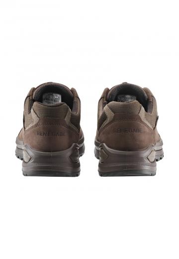 Походные кроссовки