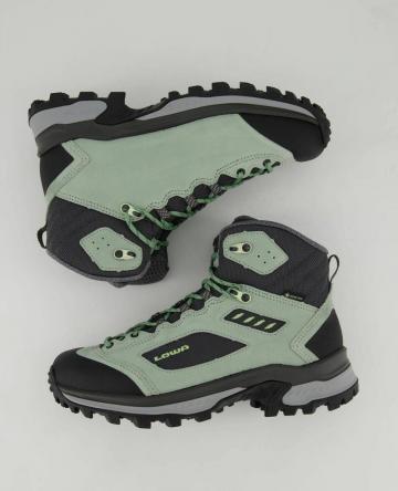 Походные ботинки