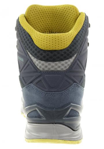 Походные ботинки