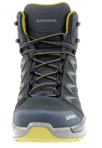 Походные ботинки