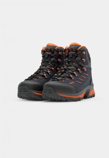 Походные ботинки