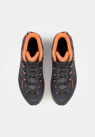 Походные ботинки