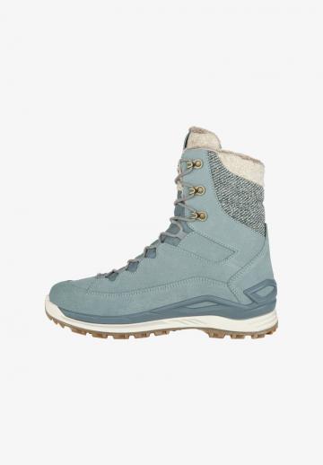 Спортивные сапоги