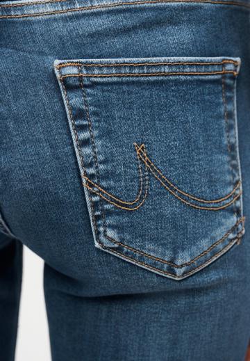 Узкие джинсы