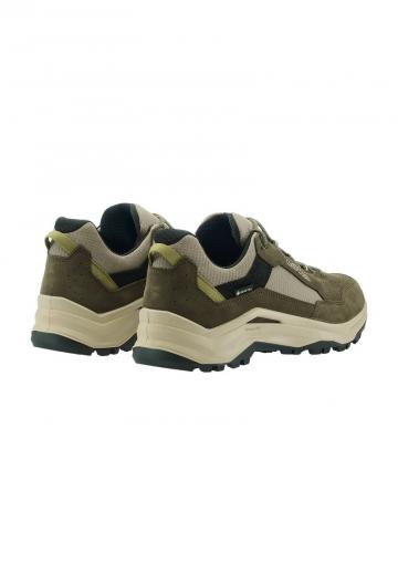 Походные кроссовки