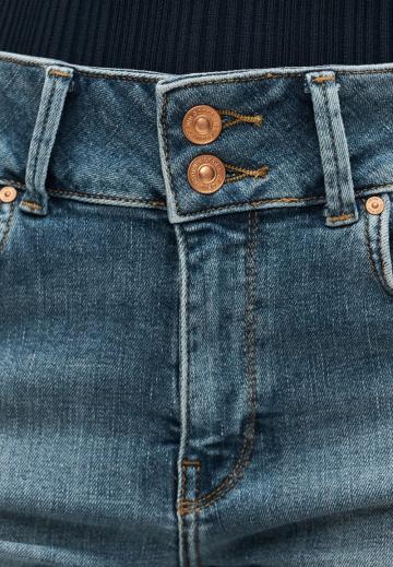 Джинсовые шорты