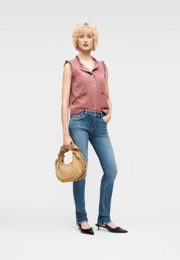 Узкие джинсы