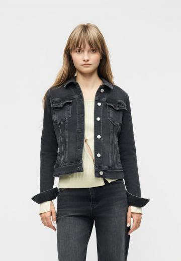 Джинсовая куртка