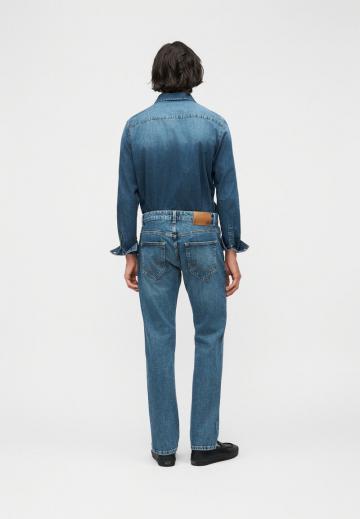 Прямые джинсы