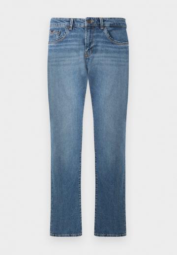 Прямые джинсы