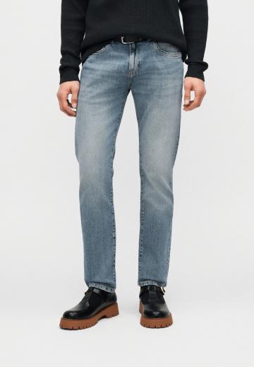Прямые джинсы