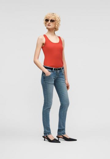 Узкие джинсы