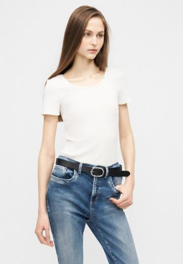 Узкие джинсы