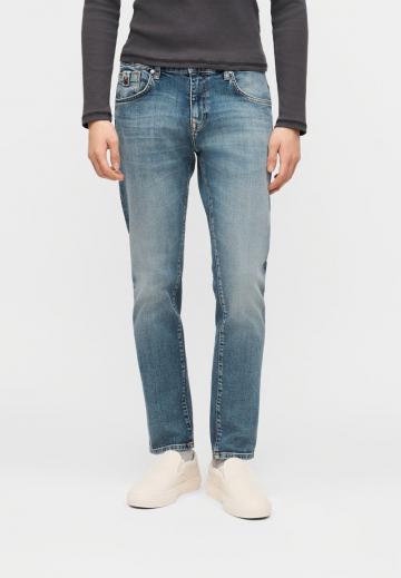 Узкие джинсы