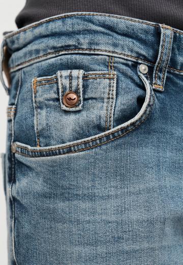 Узкие джинсы