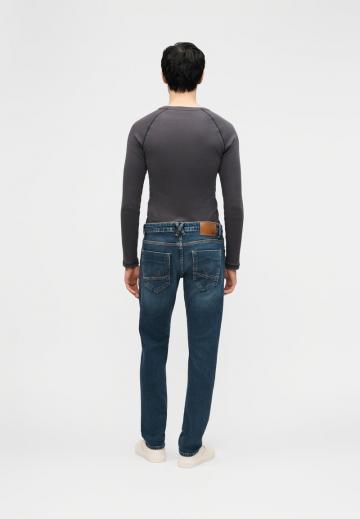 Узкие джинсы