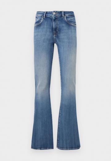 Клешеные джинсы