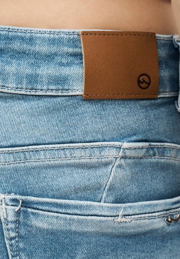 Клешеные джинсы