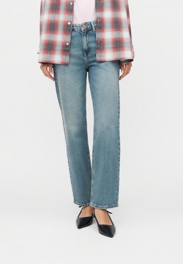 Прямые джинсы