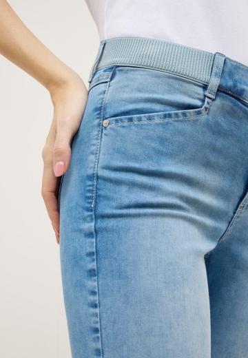 Короткие джинсы