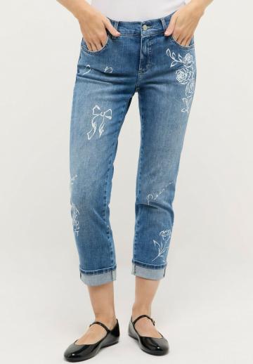 Короткие джинсы