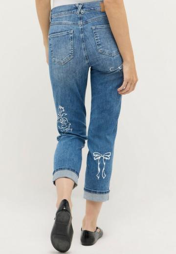 Короткие джинсы