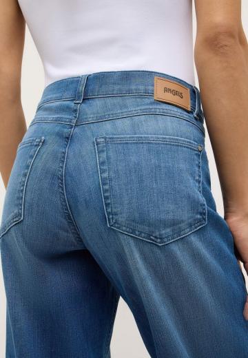 Короткие джинсы