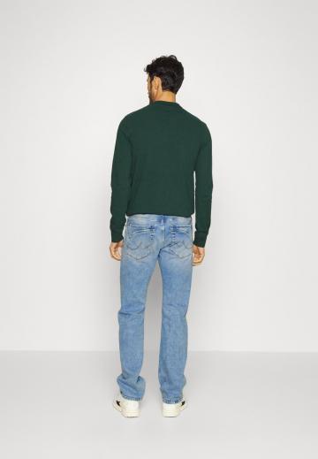 Клешеные джинсы