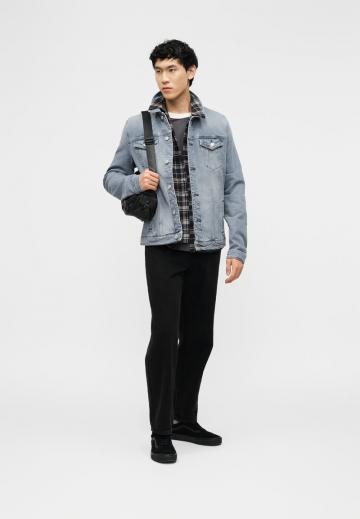 Джинсовая куртка