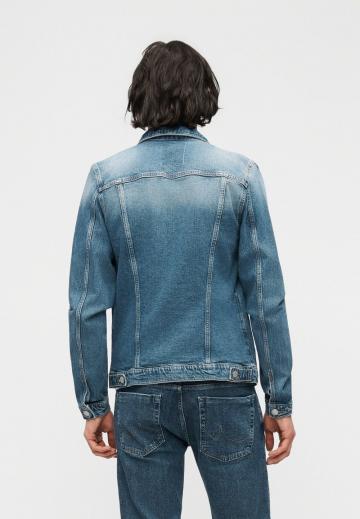 Джинсовая куртка