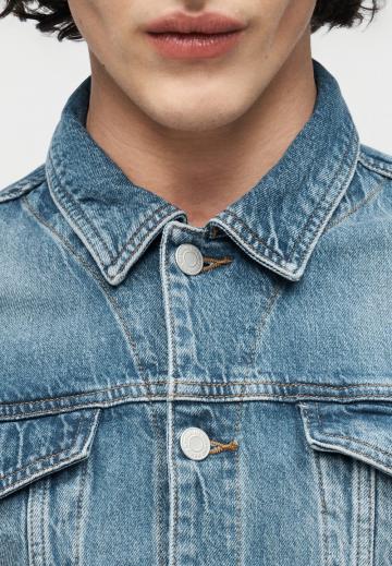 Джинсовая куртка