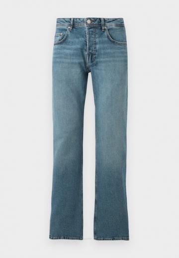 Прямые джинсы