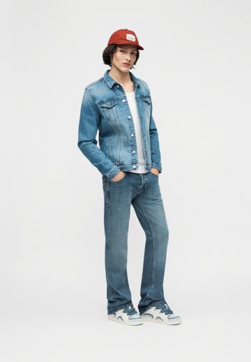 Прямые джинсы