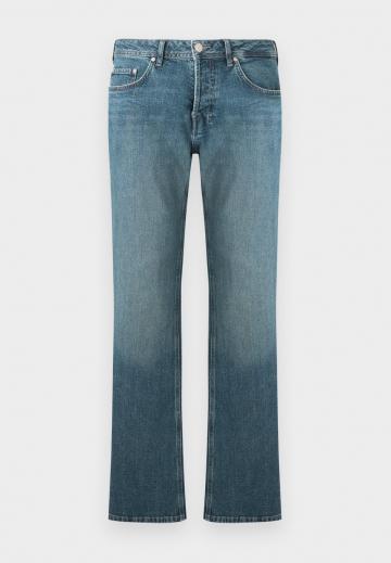 Прямые джинсы