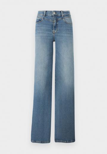 Клешеные джинсы