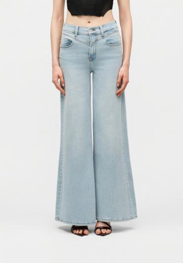 Клешеные джинсы