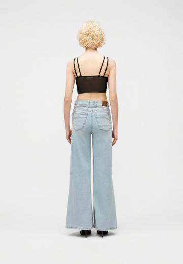 Клешеные джинсы