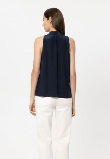Блузка без рукавов