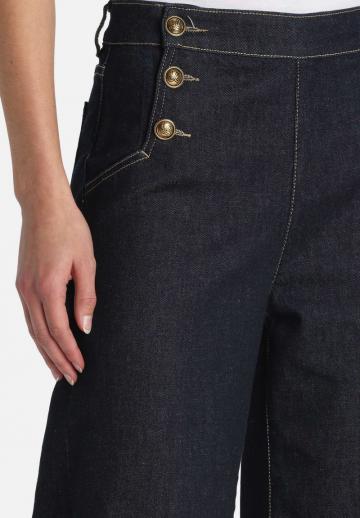 Клешеные джинсы