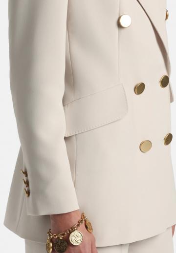 Короткое пальто