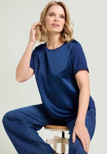 Атласная блузка