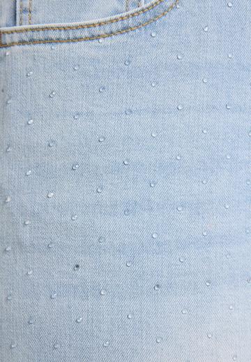 Короткие джинсы