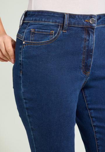 Короткие джинсы