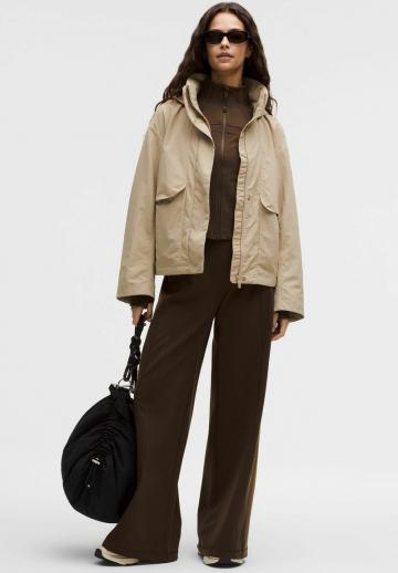 Куртка с накладнымит карманами