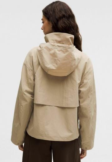 Куртка с накладнымит карманами