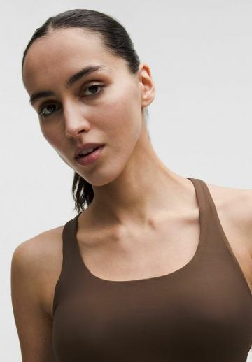 Спортивный бюстгальтер