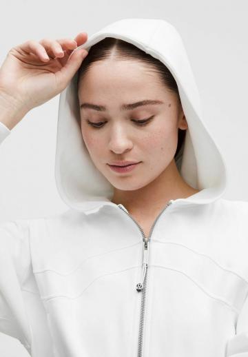 Спортивная толстовка