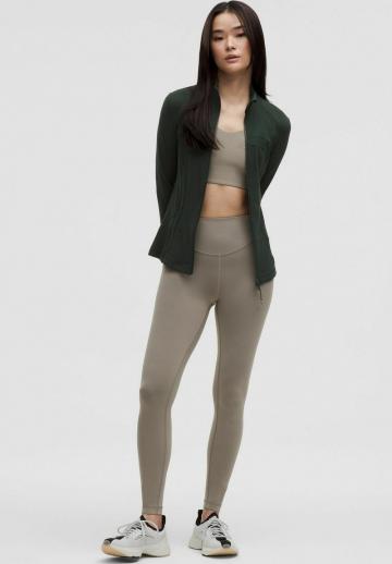 Спортивная куртка