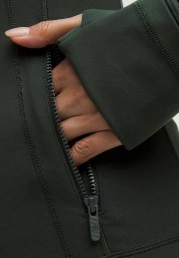 Спортивная куртка